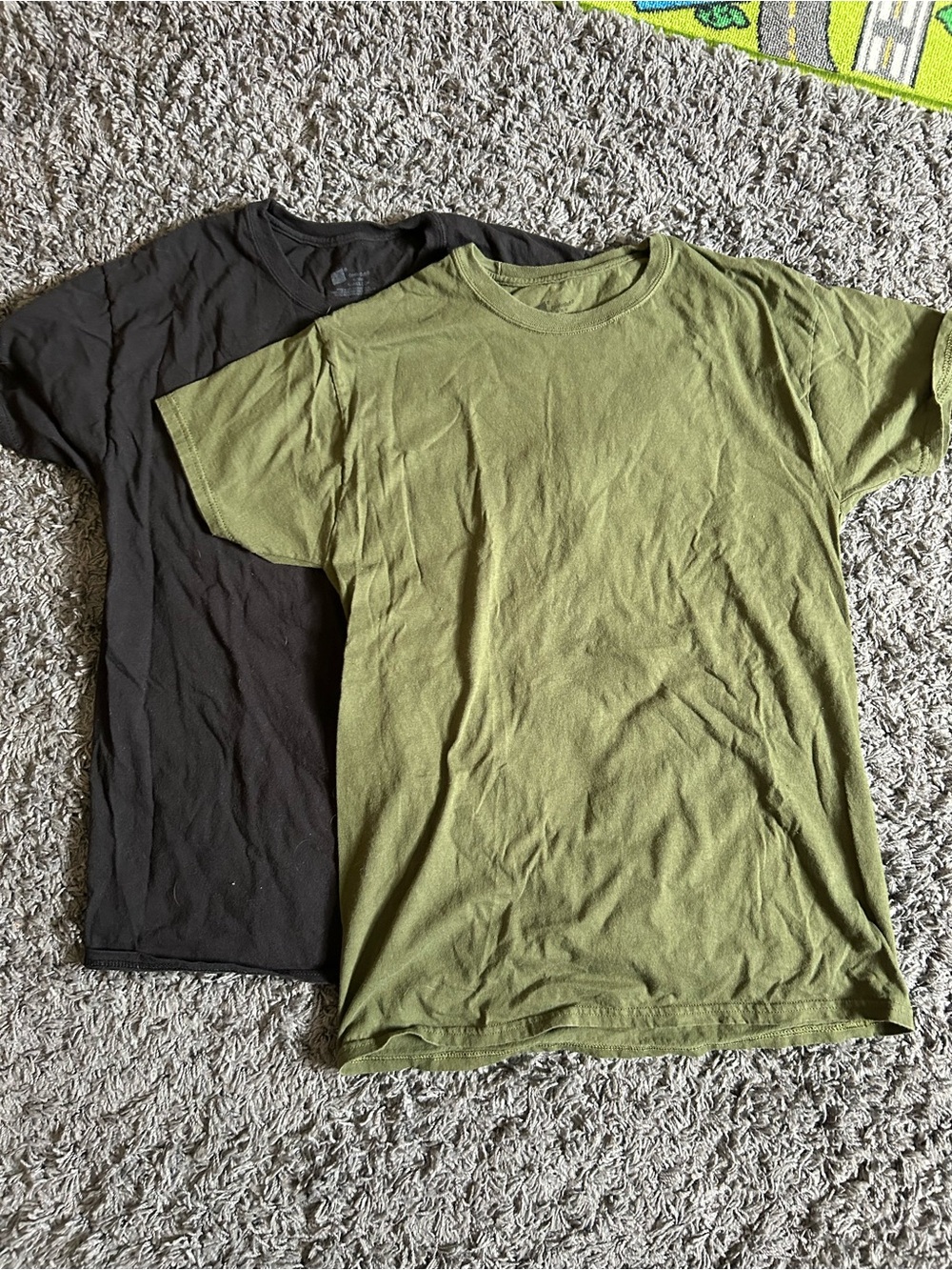 Hanes Crew Neck T-Shirts - Olive Green & Black